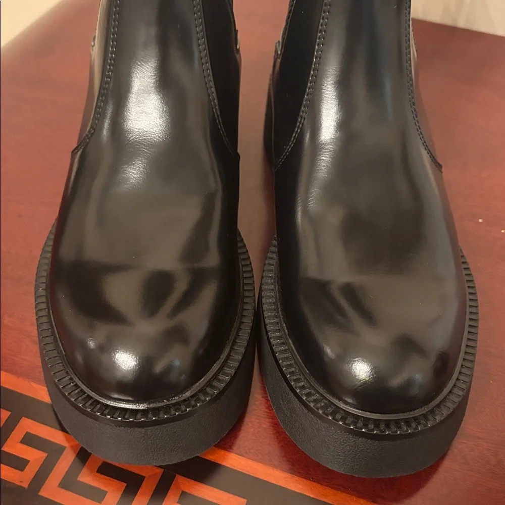Zara Chelsea combination vegan leather chunky sole black ankle booties sz.6